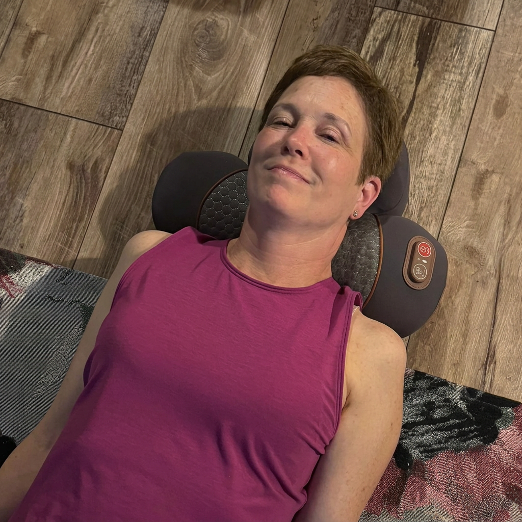 Verified customer using the Glowmorra Thera Pillow 3