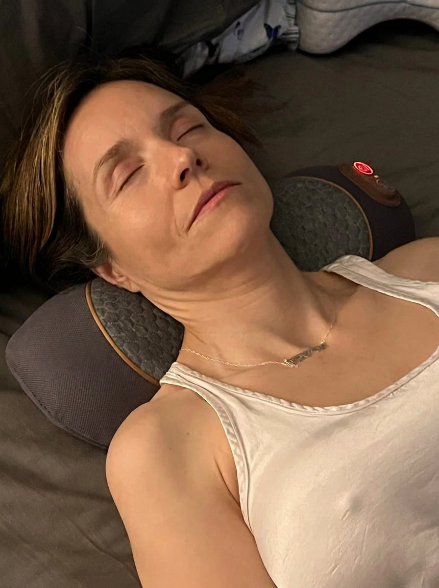 Younger looking neck